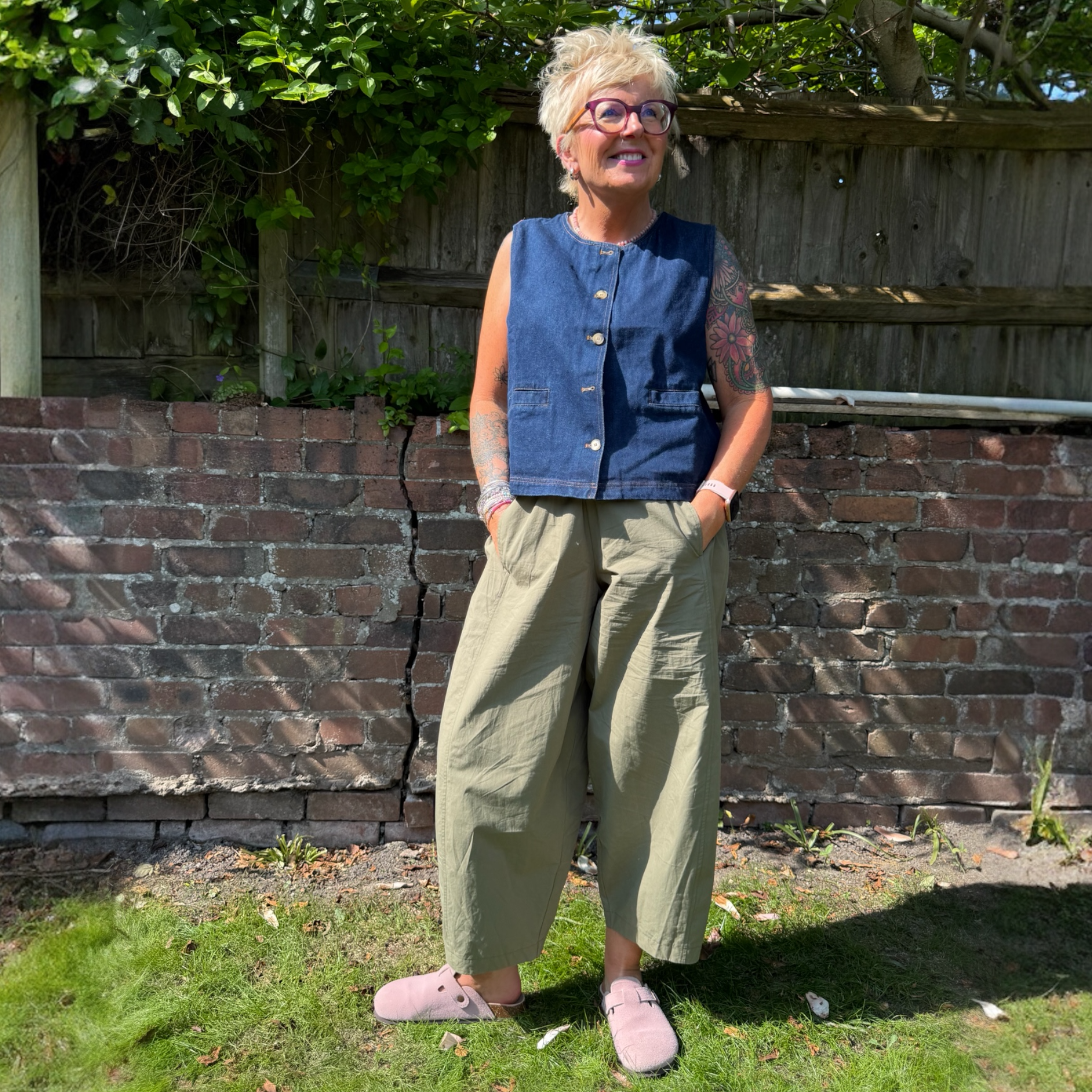 Cotton Barrel Trousers in Olive Green — Sizes S, M, L